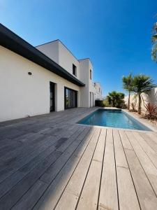 For sale Serignan 5 rooms 116 m2 Herault (34410) photo 0