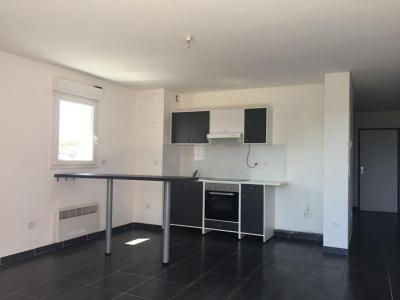 For rent Miramas 2 rooms 47 m2 Bouches du Rhone (13140) photo 2