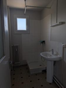 For rent Avallon 4 rooms 72 m2 Yonne (89200) photo 4