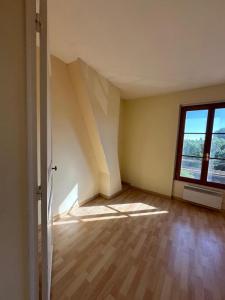 For sale Corbeil-essonnes 2 rooms 31 m2 Essonne (91100) photo 1