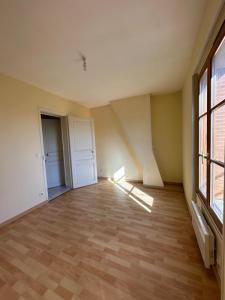 For sale Corbeil-essonnes 2 rooms 31 m2 Essonne (91100) photo 2