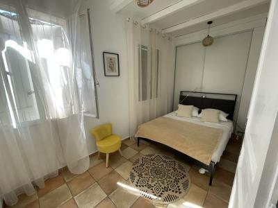 For sale INTRA MUROS 2 rooms 40 m2 Gard (30220) photo 3