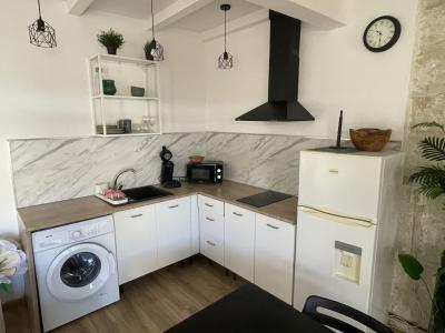 For sale INTRA MUROS 2 rooms 40 m2 Gard (30220) photo 4