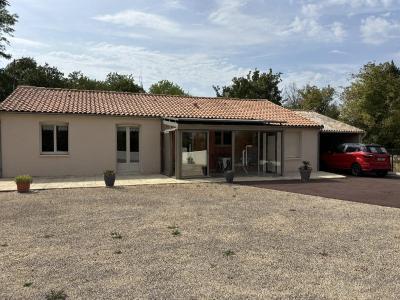 For sale 5 rooms 122 m2 Deux sevres (79270) photo 0