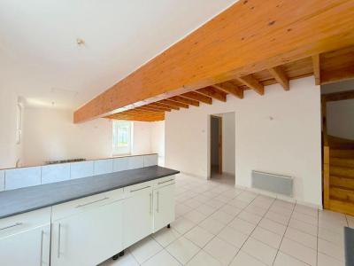 For rent Berson 4 rooms 85 m2 Gironde (33390) photo 3