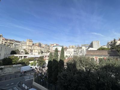 For sale Marseille-8eme-arrondissement 3 rooms 73 m2 Bouches du Rhone (13008) photo 2