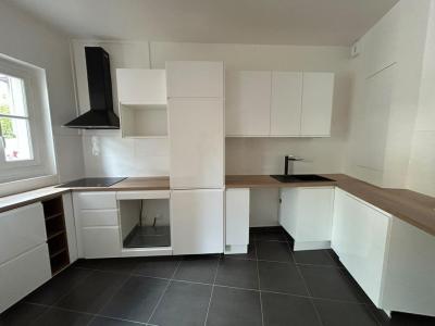 Louer Appartement 67 m2 Paris-17eme-arrondissement