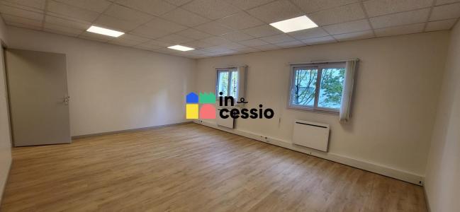 Louer Bureau 124 m2 Mans