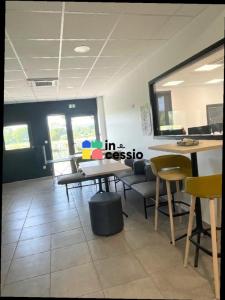 Louer Bureau 118 m2 Chapelle-saint-aubin