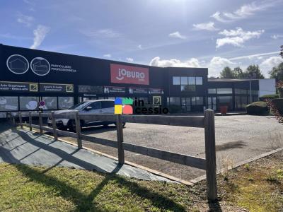 Acheter Local commercial 1520 m2 Chapelle-saint-aubin