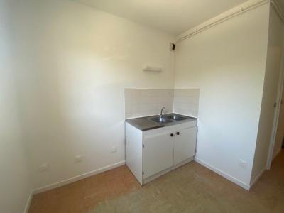 Louer Appartement Saint-genis-laval 700 euros