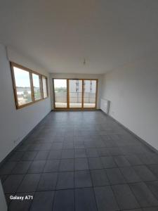 For rent Begles 3 rooms 77 m2 Gironde (33130) photo 0