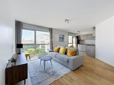 For rent Lyon-7eme-arrondissement 2 rooms 47 m2 Rhone (69007) photo 0