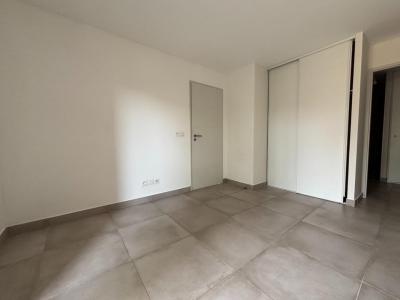 Louer Appartement Villeneuve-les-avignon 692 euros
