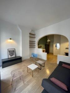For rent Lyon-1er-arrondissement 2 rooms 47 m2 Rhone (69001) photo 1