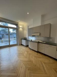 For rent Lyon-5eme-arrondissement 11 rooms 235 m2 Rhone (69005) photo 1