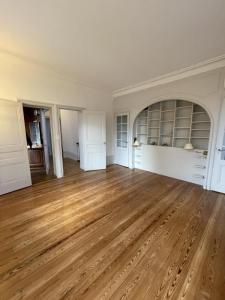 For rent Lyon-5eme-arrondissement 11 rooms 235 m2 Rhone (69005) photo 2