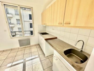 Louer Appartement Lyon-3eme-arrondissement 690 euros
