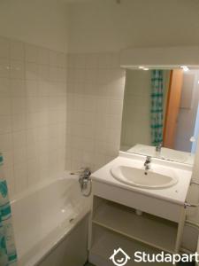 For rent Saint-etienne 1 room 19 m2 Loire (42100) photo 1