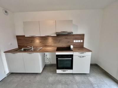 Louer Appartement  604 euros