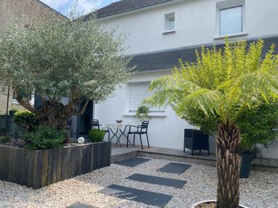 For sale Vannes 6 rooms 143 m2 Morbihan (56000) photo 1