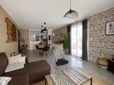 For sale Sainte-ouenne 5 rooms 113 m2 Deux sevres (79220) photo 1