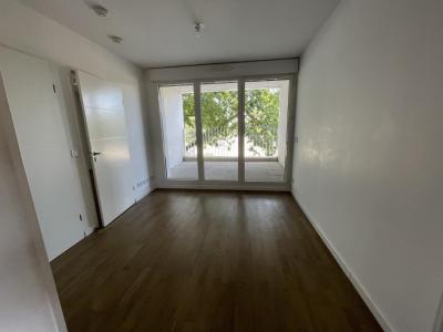 For rent Bordeaux 2 rooms 45 m2 Gironde (33100) photo 0
