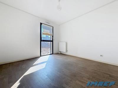 For rent Marseille-7eme-arrondissement 3 rooms 69 m2 Bouches du Rhone (13007) photo 4