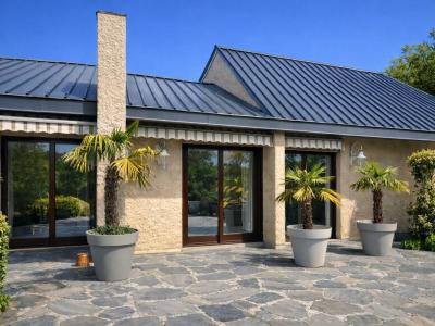 For sale Roanne 8 rooms 230 m2 Loire (42300) photo 0