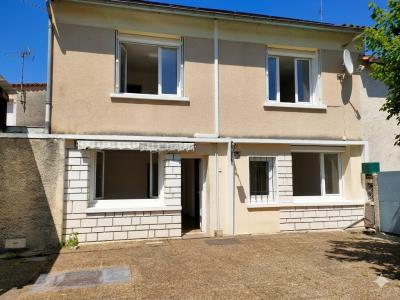 For sale Saint-jean-d'angely 5 rooms 155 m2 Charente maritime (17400) photo 1