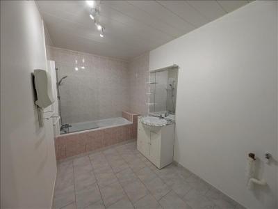 Louer Appartement 62 m2 Cademene