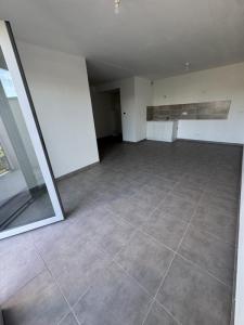 Louer Appartement 61 m2 Saint-julien-les-villas