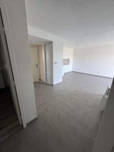 Louer Appartement Saint-julien-les-villas 671 euros