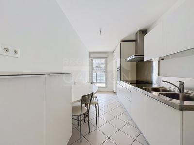For rent Lyon-7eme-arrondissement 3 rooms 72 m2 Rhone (69007) photo 3
