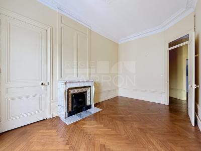 Louer Appartement Lyon-6eme-arrondissement 1380 euros