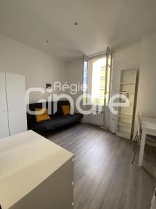 For rent Lyon-7eme-arrondissement 1 room 16 m2 Rhone (69007) photo 1