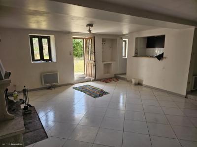 For sale Sauze-vaussais 3 rooms 88 m2 Deux sevres (79190) photo 4