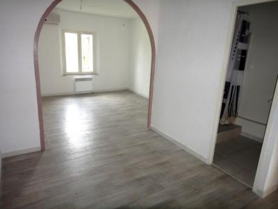 Louer Appartement Rians 614 euros