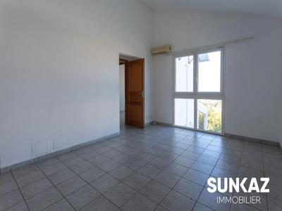 Louer Maison Saint-pierre 1800 euros