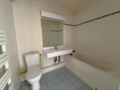 Louer Appartement Lyon-7eme-arrondissement 605 euros