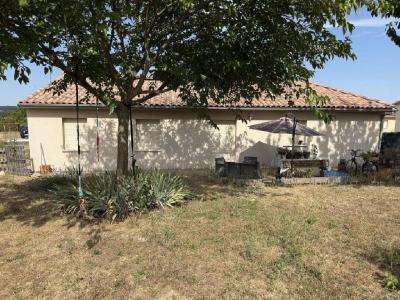 For sale 4 rooms 90 m2 Charente (16510) photo 0