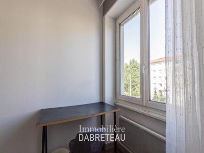 Louer Appartement Lyon-8eme-arrondissement 590 euros