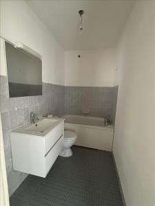 Louer Appartement 27 m2 Courbevoie