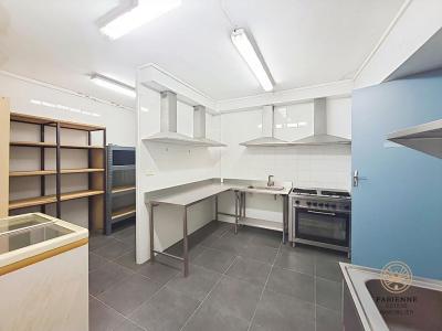 For sale Noves 5 rooms 188 m2 Bouches du Rhone (13550) photo 3