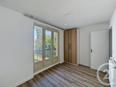 For rent Villejuif 2 rooms 45 m2 Val de Marne (94800) photo 3
