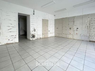 Louer Local commercial Lyon-7eme-arrondissement 18600 euros