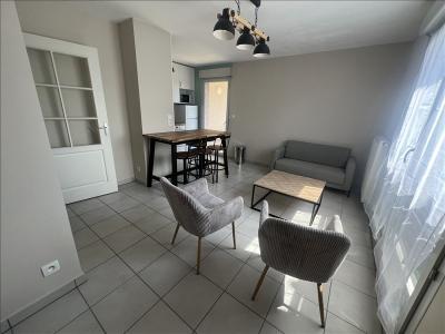 For rent Saint-priest 2 rooms 41 m2 Rhone (69800) photo 0