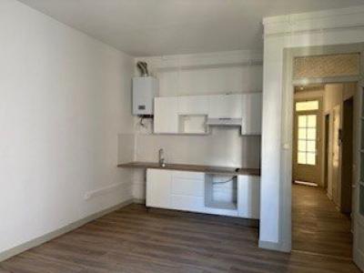 Louer Appartement Lyon-3eme-arrondissement 895 euros