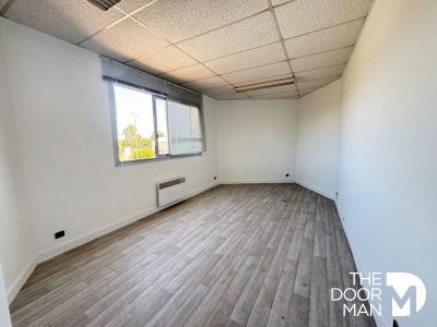 For rent Coignieres 2 rooms 49 m2 Yvelines (78310) photo 3