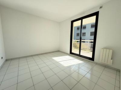 For rent Saint-laurent-du-var 2 rooms 53 m2 Alpes Maritimes (06700) photo 2